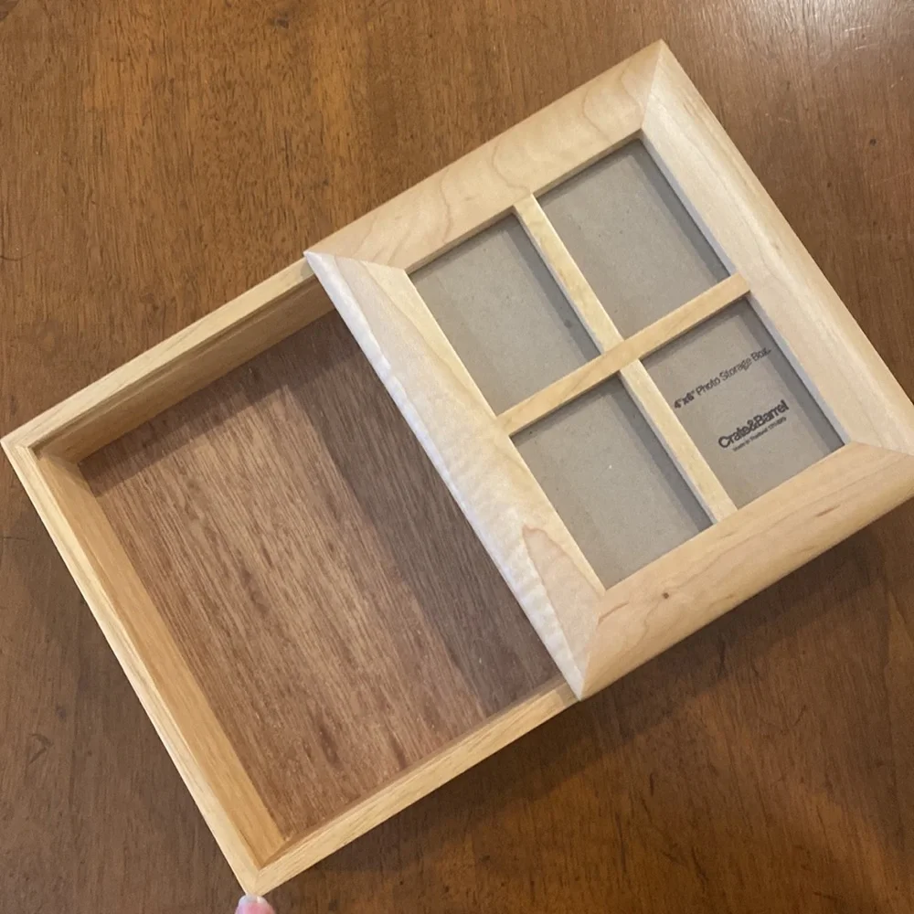 Crate & Barrel 4x6” photo storage box w/ sliding windowpane display lid. New-ish